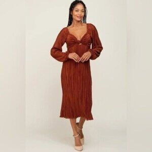 Baltic Born Neutral Open Back Maxi Dress Feminine Chic Stretch Sweetheart Neck